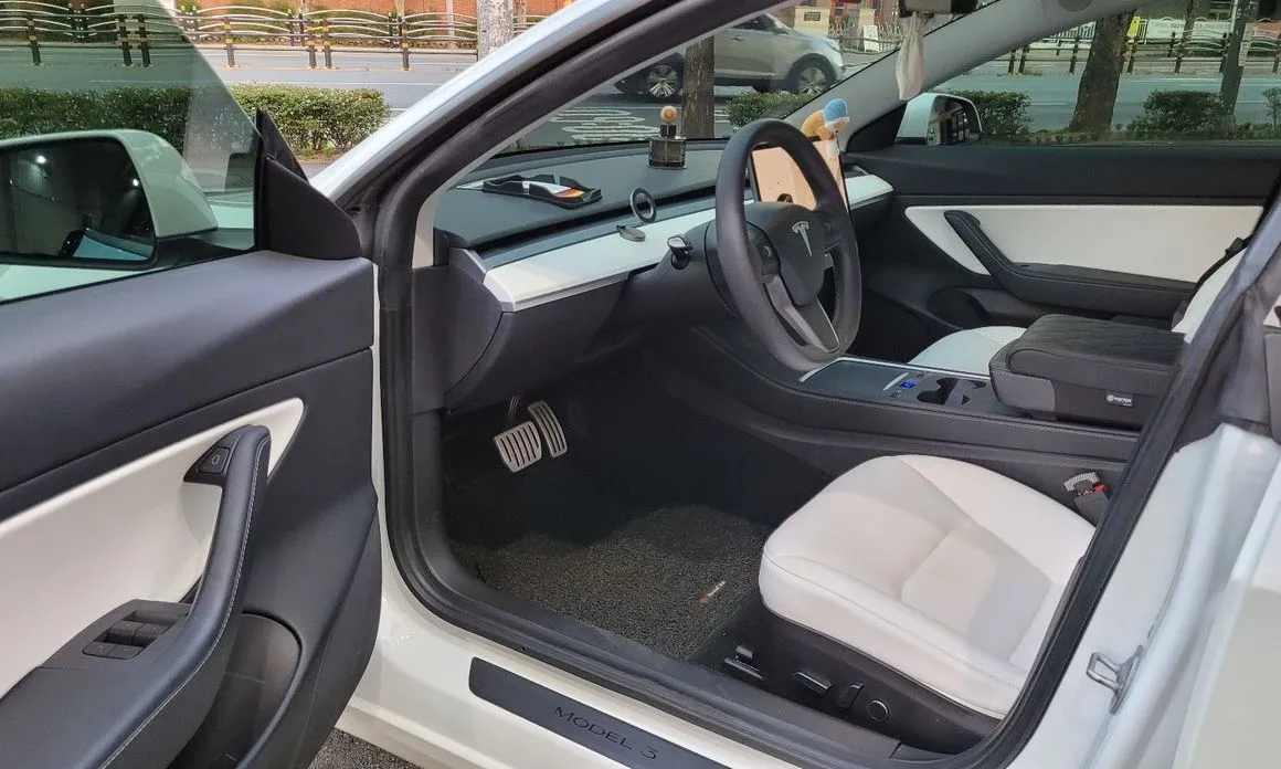 Tesla Model 3 — фото 3