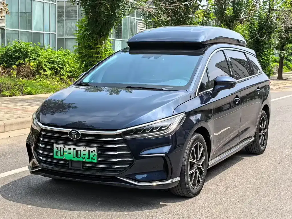 BYD MAX New Energy — фото 1