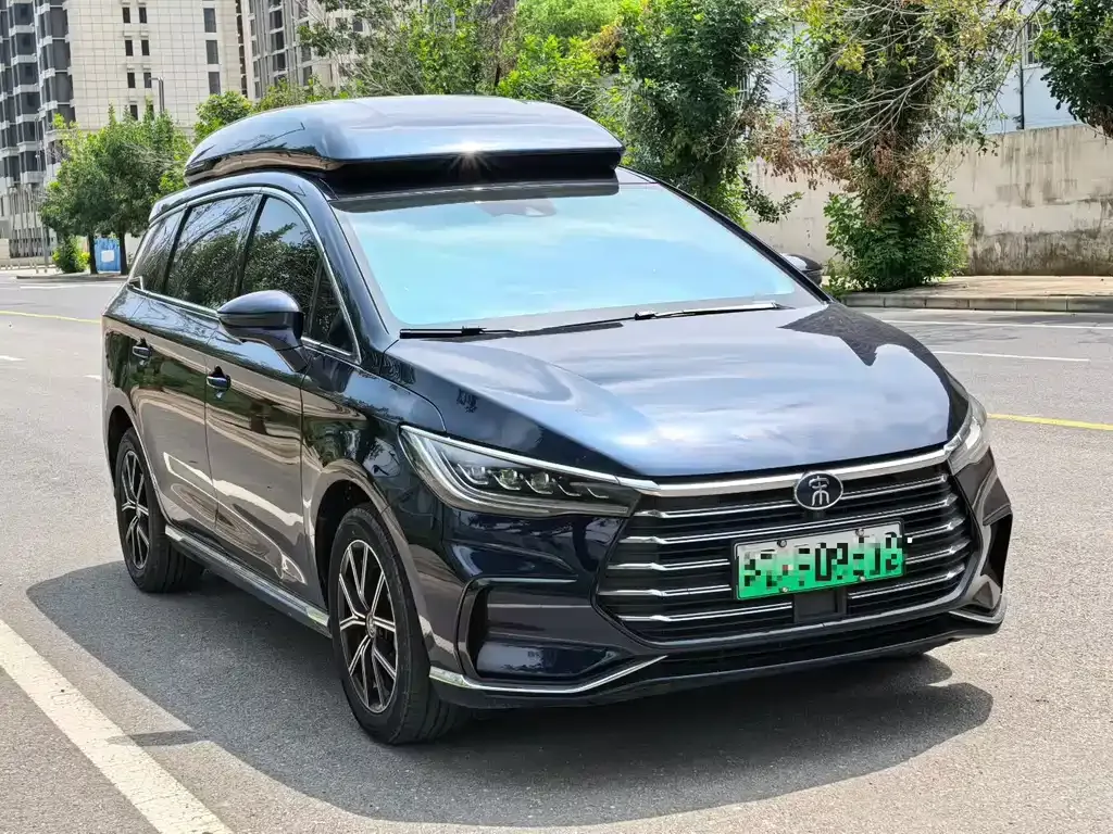 BYD MAX New Energy — фото 8