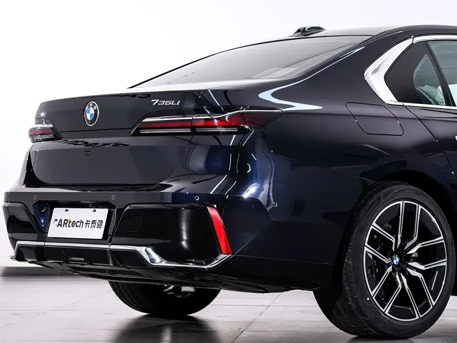 BMW 7 Series — фото 10
