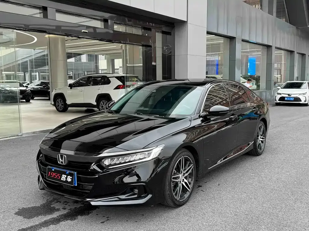 Honda Accord — фото 1