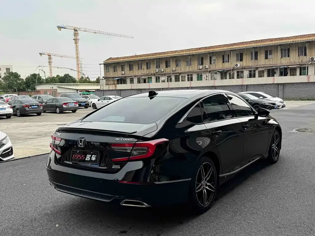 Honda Accord — фото 3