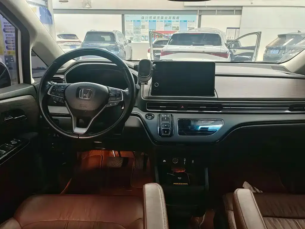Honda Odyssey — фото 10