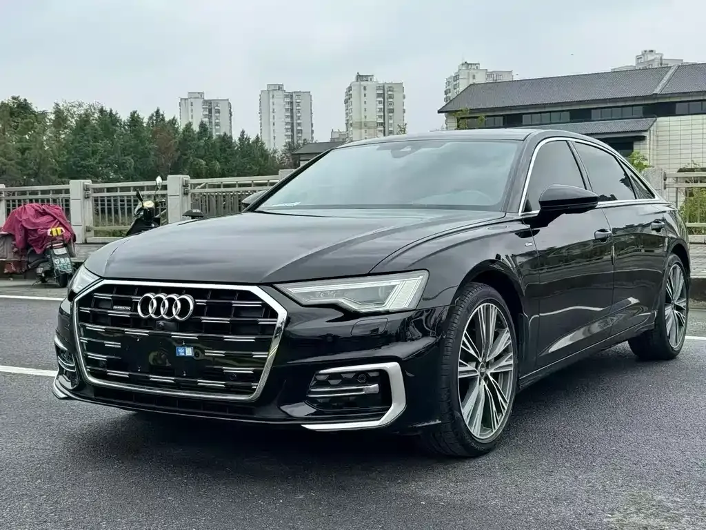 Audi A6L — фото 1