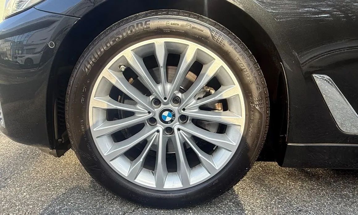 BMW 5-Series — фото 10