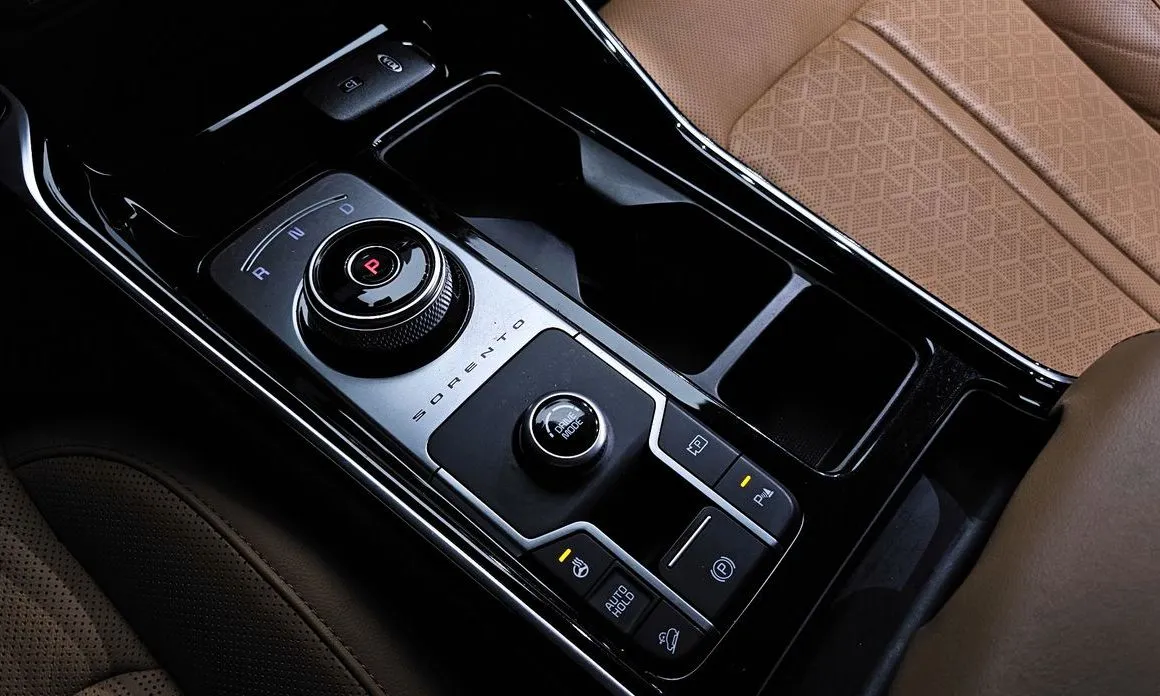 Kia Sorento — фото 8