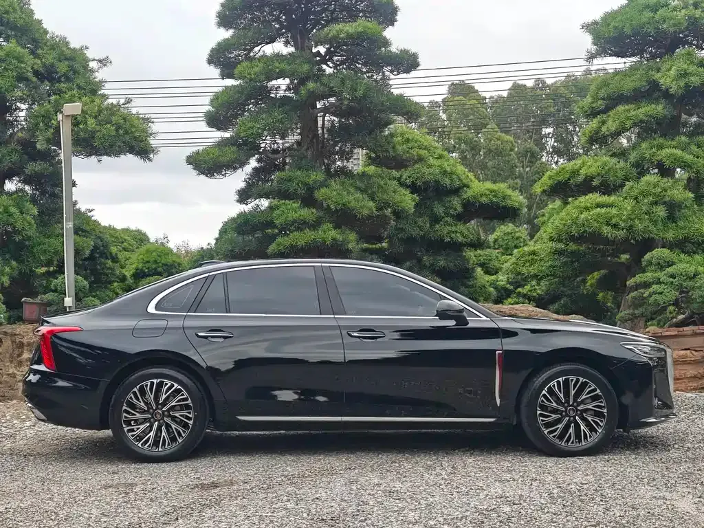 Hongqi H5 — фото 4