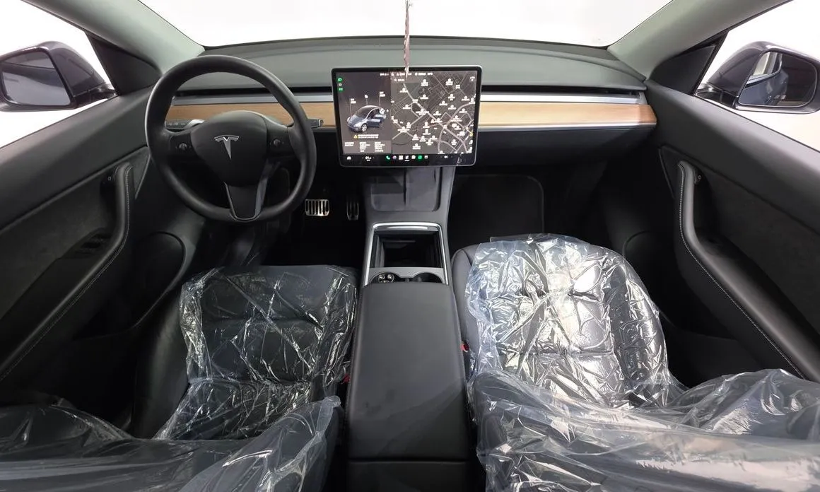 Tesla Model Y — фото 8