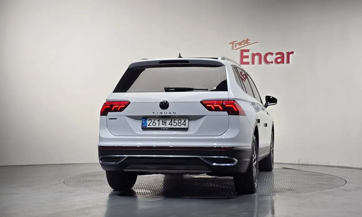 Volkswagen Tiguan — фото 6
