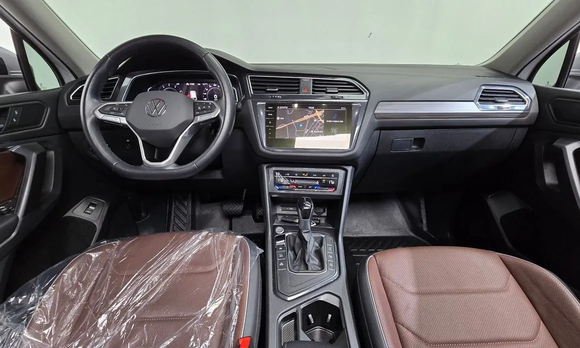 Volkswagen Tiguan — фото 4
