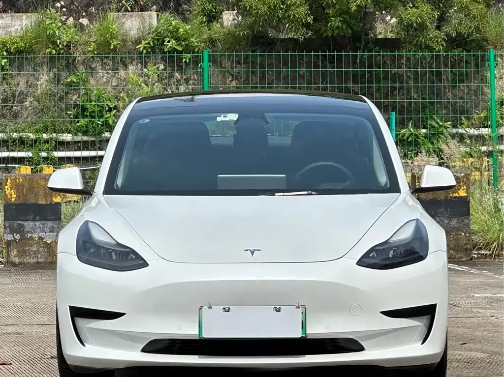 Tesla Model 3 — фото 7