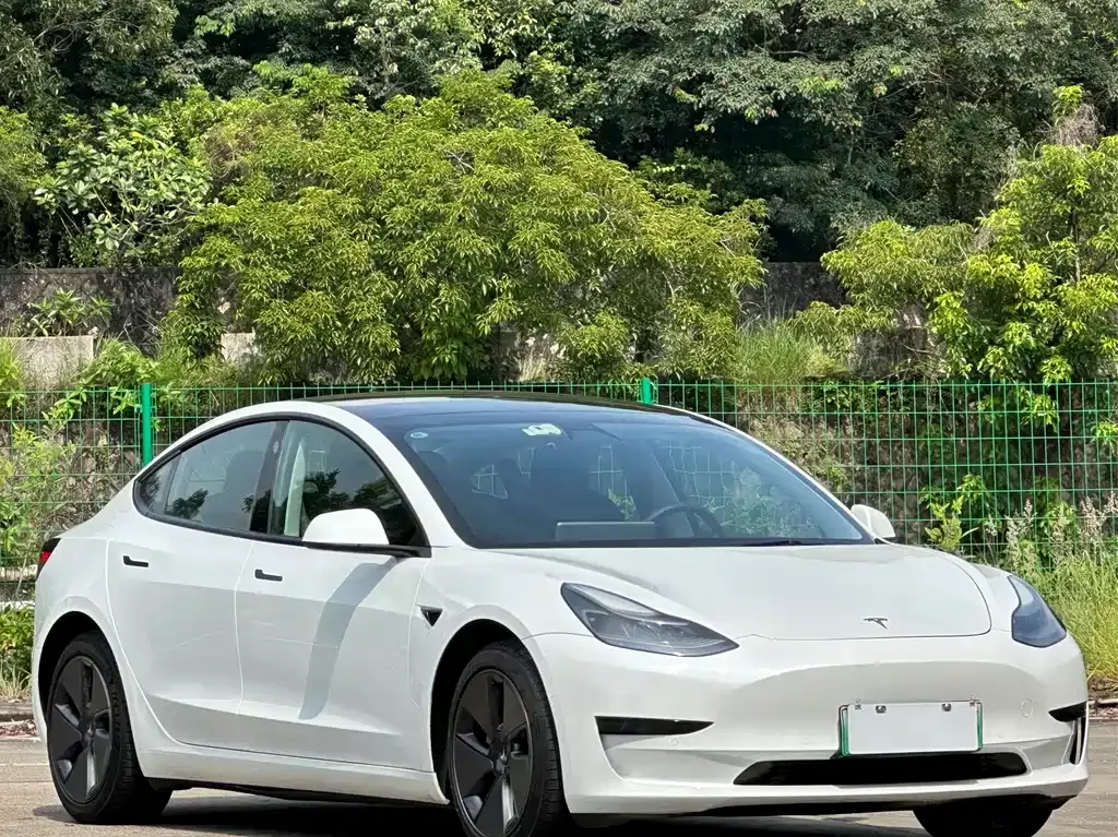 Tesla Model 3 — фото 9