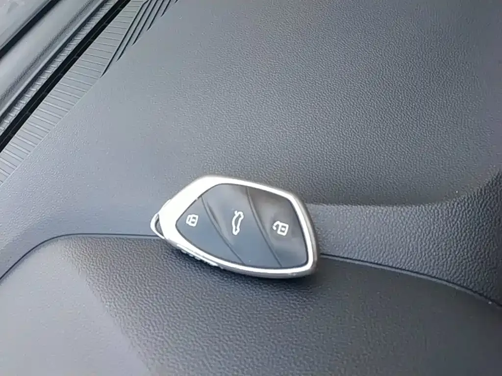 Roewe Ei5 — фото 6