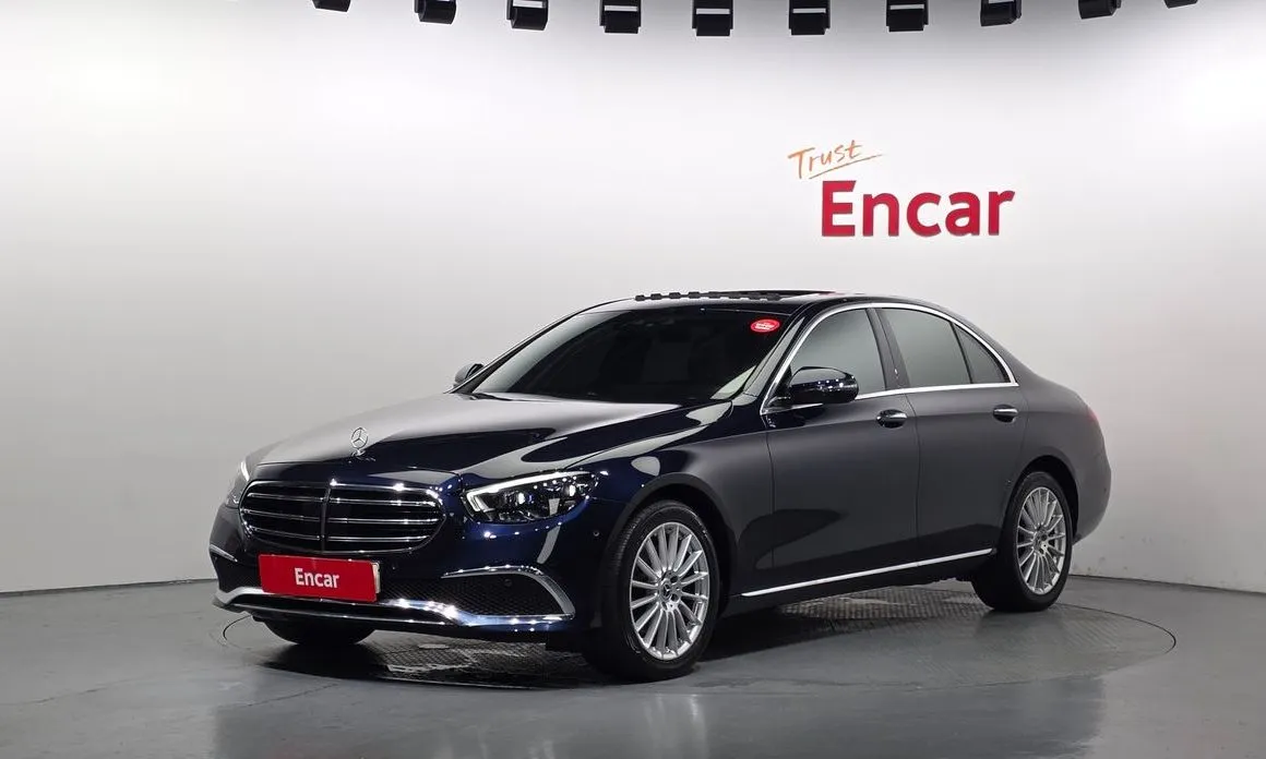 Mercedes-Benz E-Class — фото 1