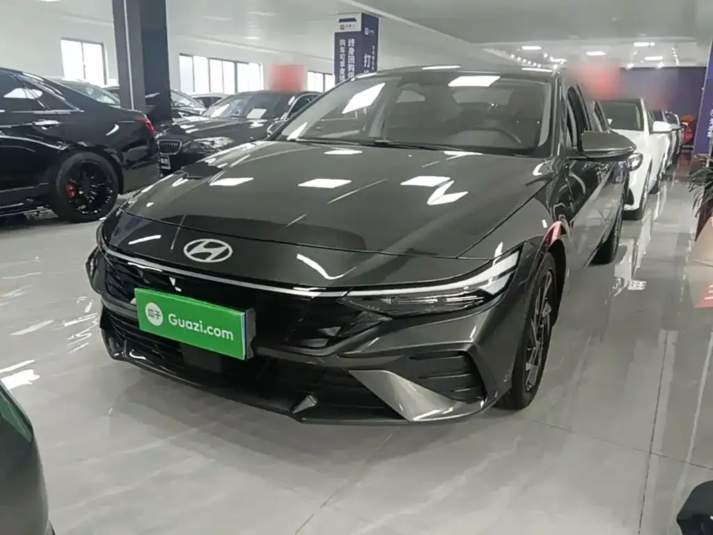 Hyundai Elantra — фото 8