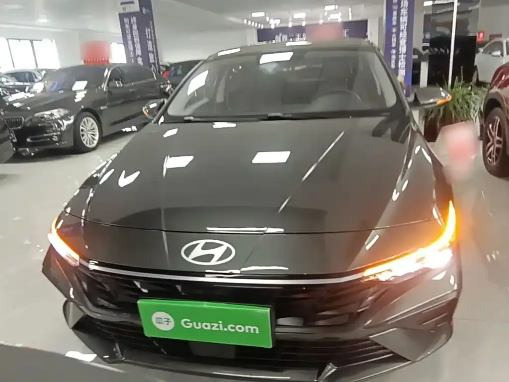 Hyundai Elantra — фото 4
