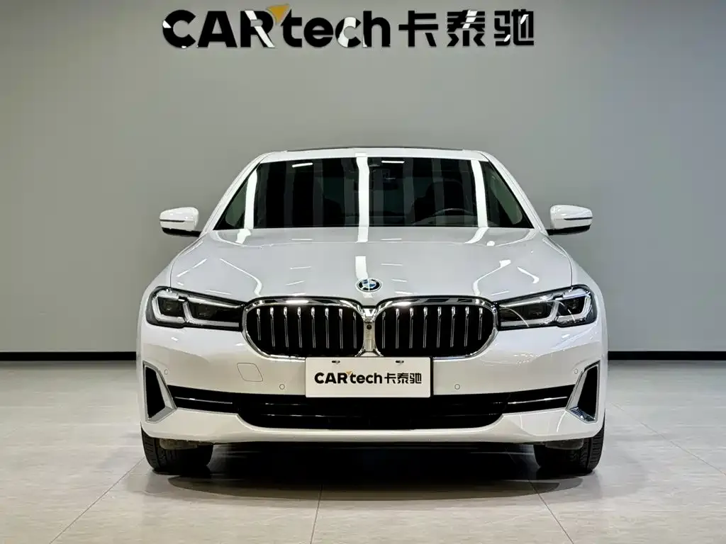 BMW 5 Series — фото 4