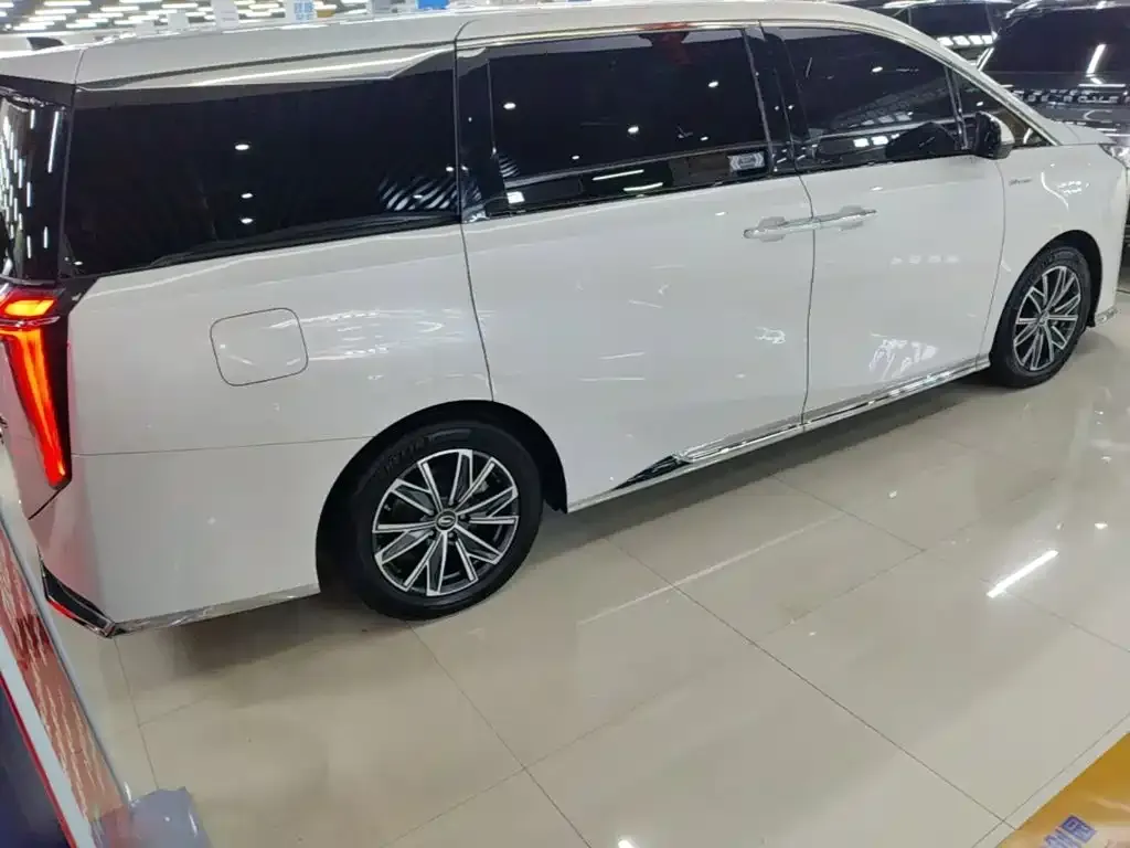GAC Motor Trumpchi M8 — фото 8