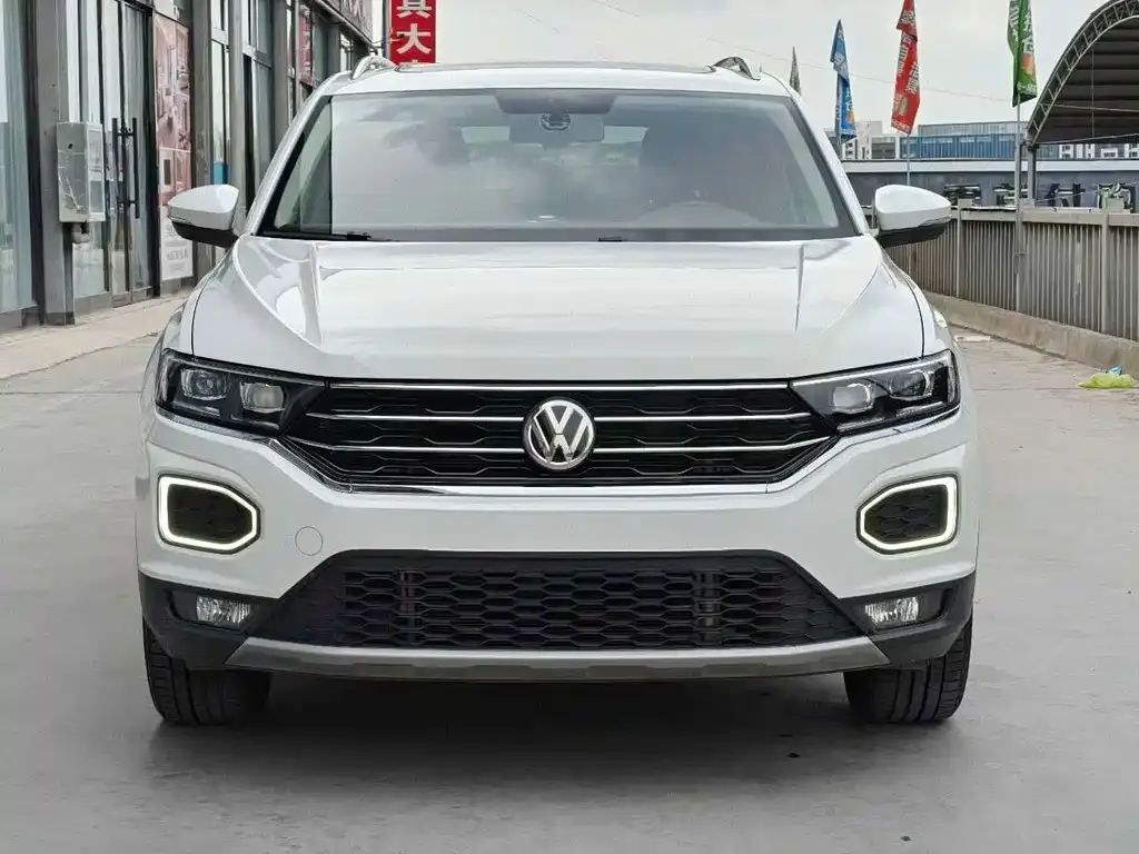 Volkswagen T-Roc — фото 9