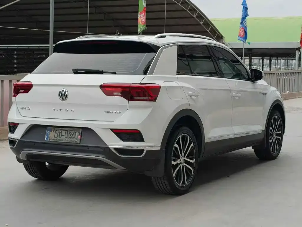 Volkswagen T-Roc — фото 8