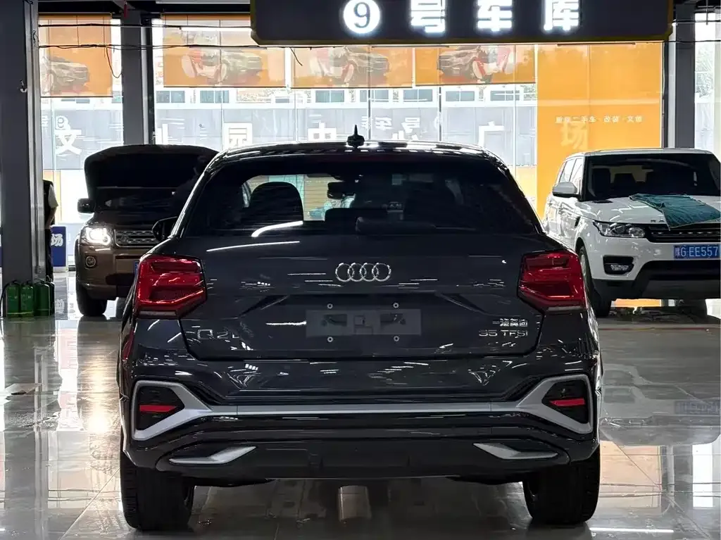 Audi Q2L — фото 3