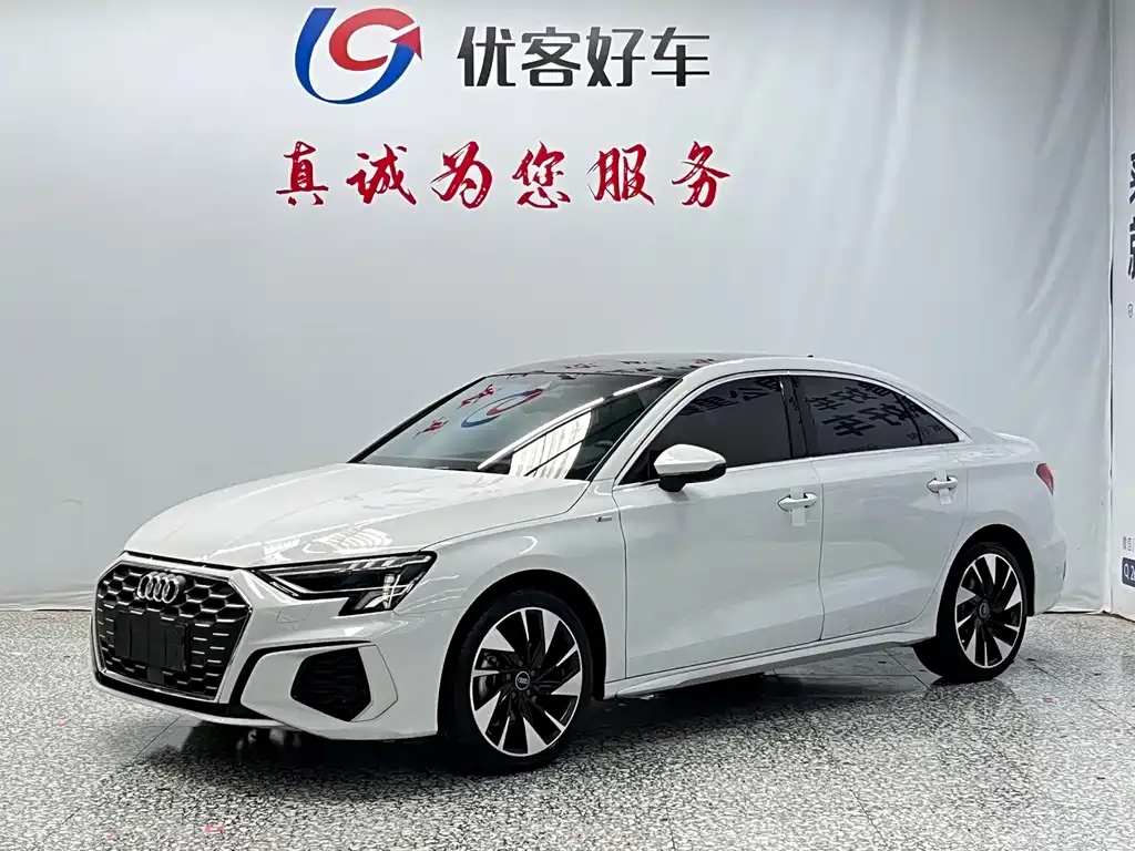 Audi A3 — фото 1