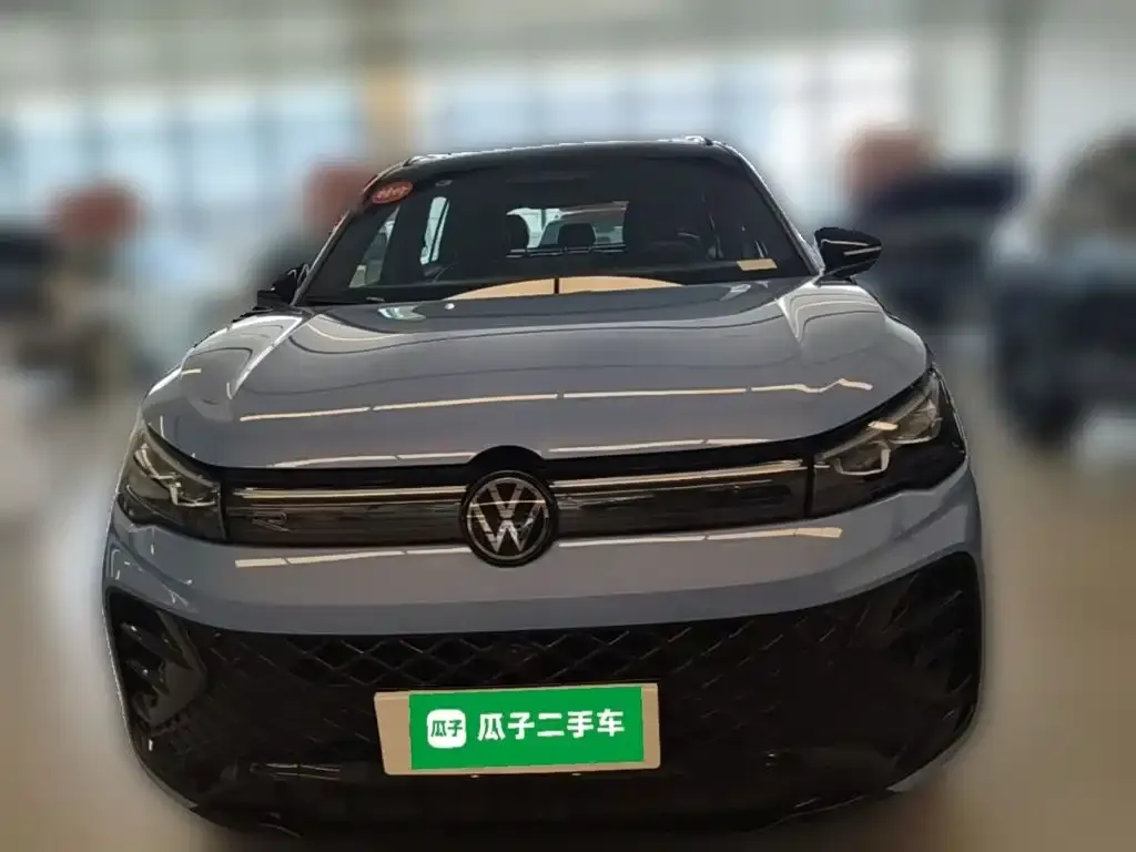 Volkswagen Tiguan L — фото 2