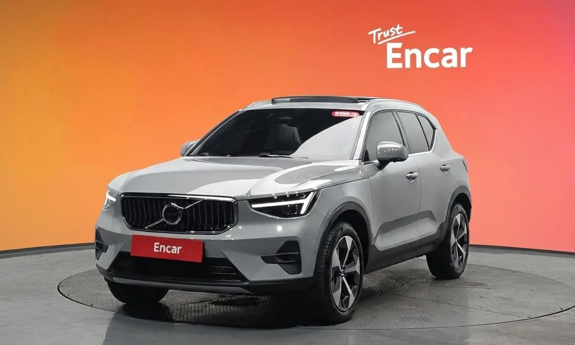 Volvo XC40 — фото 1