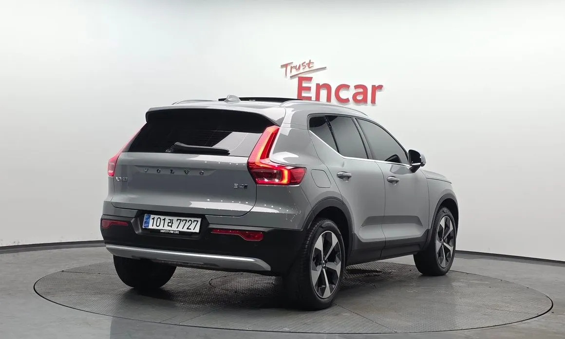 Volvo XC40 — фото 3