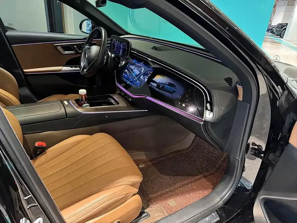 Mercedes-Benz E-Class — фото 8