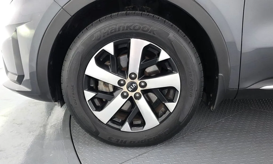 Kia Sorento — фото 9
