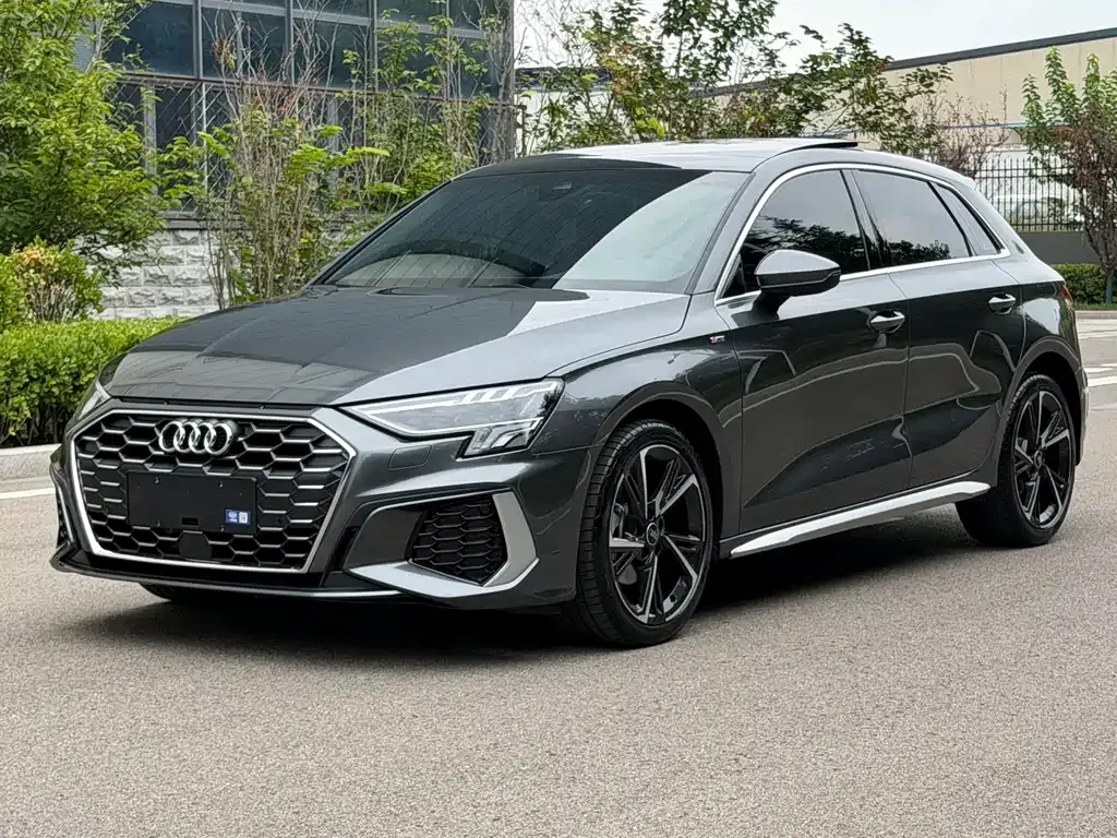 Audi A3 — фото 1