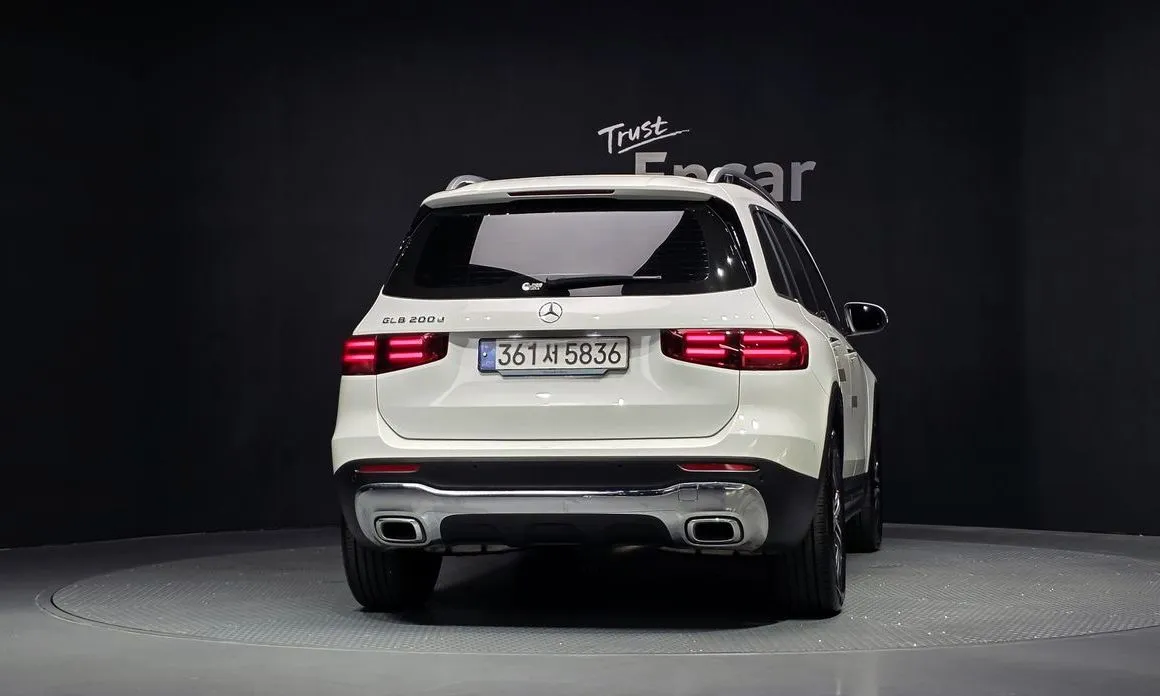 Mercedes-Benz GLB-Class — фото 8
