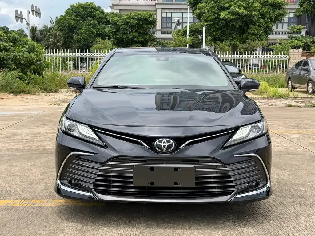 Toyota Camry — фото 7