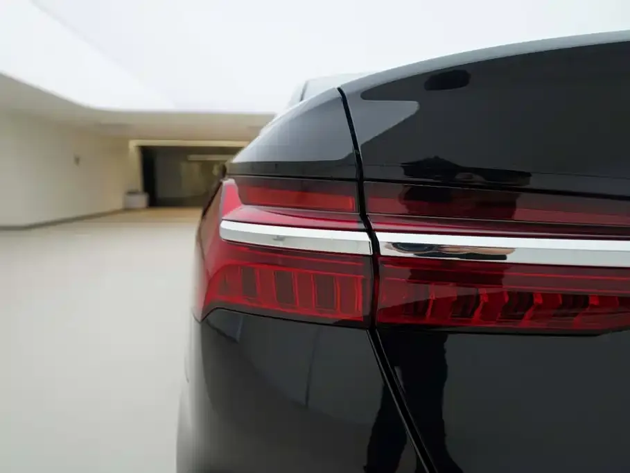 Audi A6L — фото 9