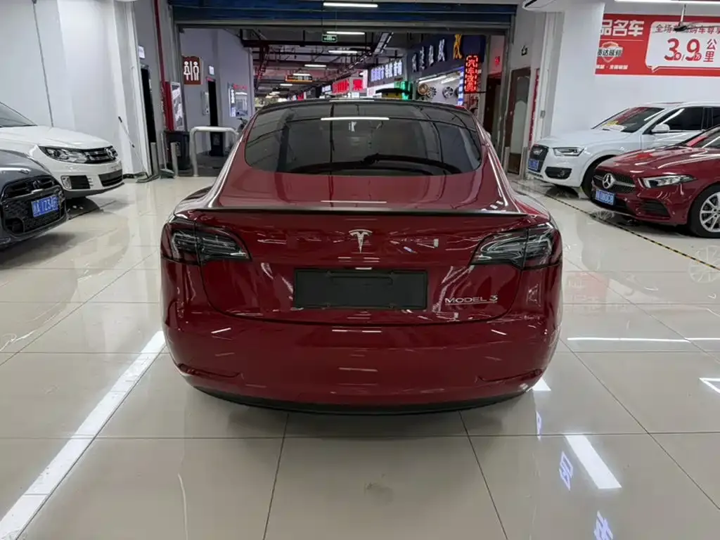 Tesla Model 3 — фото 9