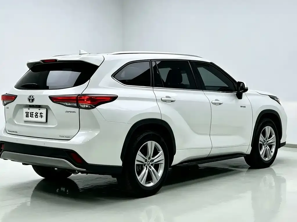 Toyota Highlander — фото 5