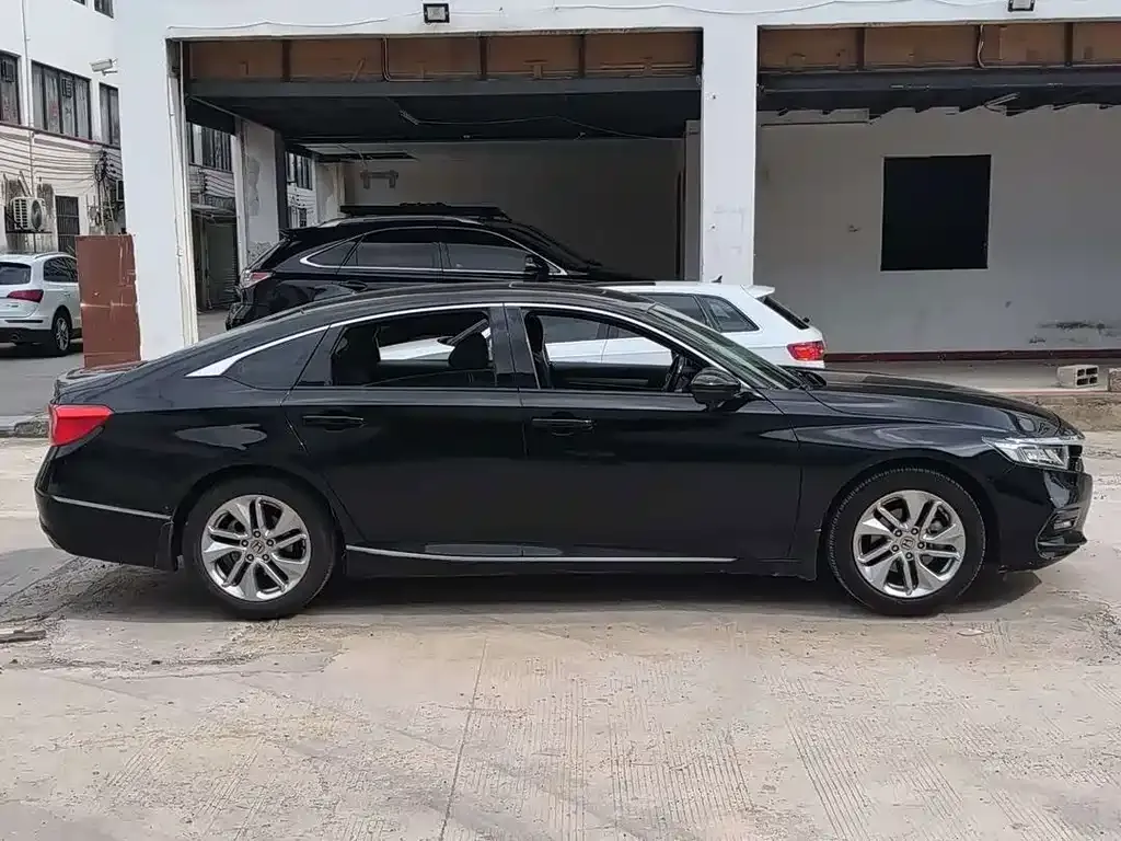 Honda Accord — фото 4