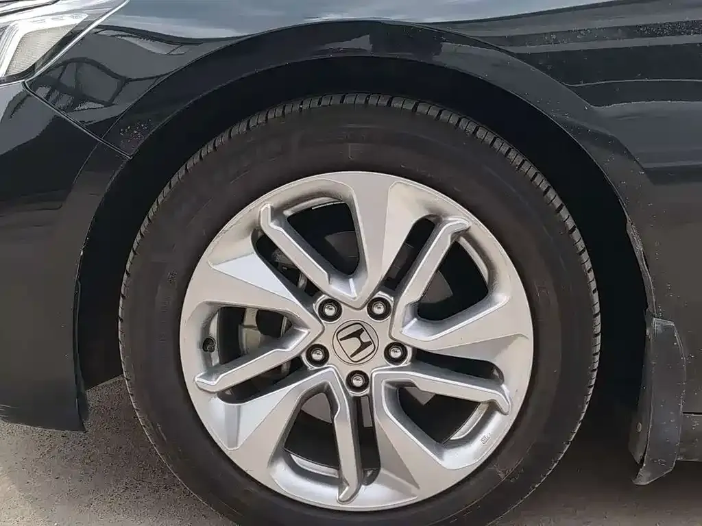 Honda Accord — фото 5