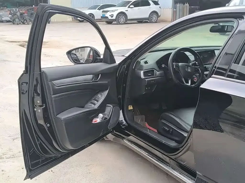 Honda Accord — фото 7