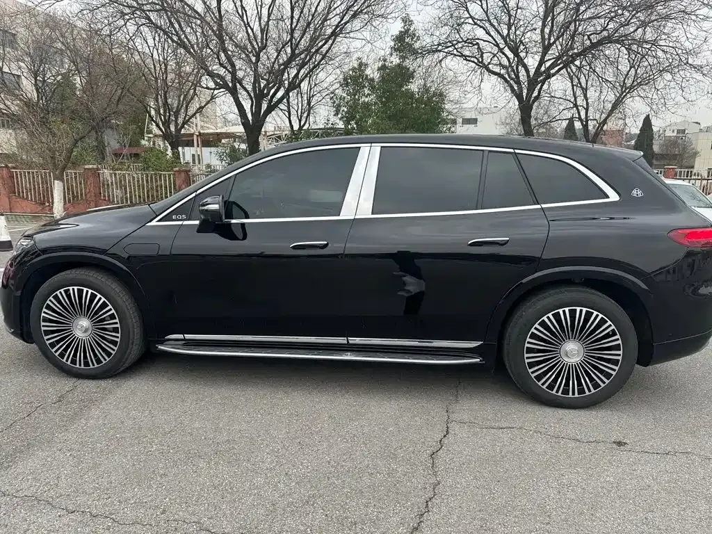 Mercedes-Benz EQS SUV — фото 5