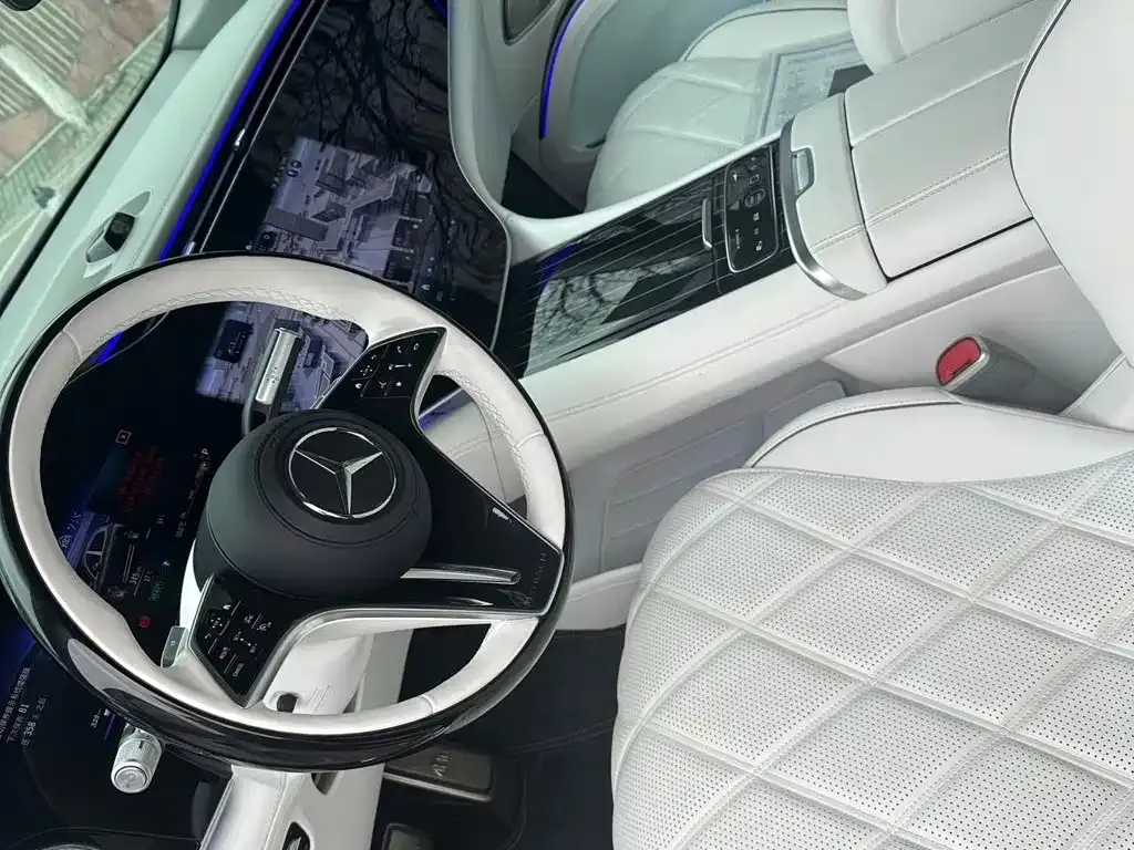Mercedes-Benz EQS SUV — фото 4