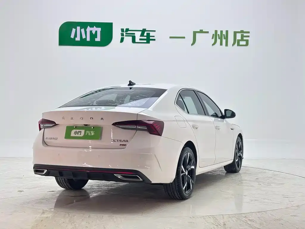 Skoda Octavia — фото 5