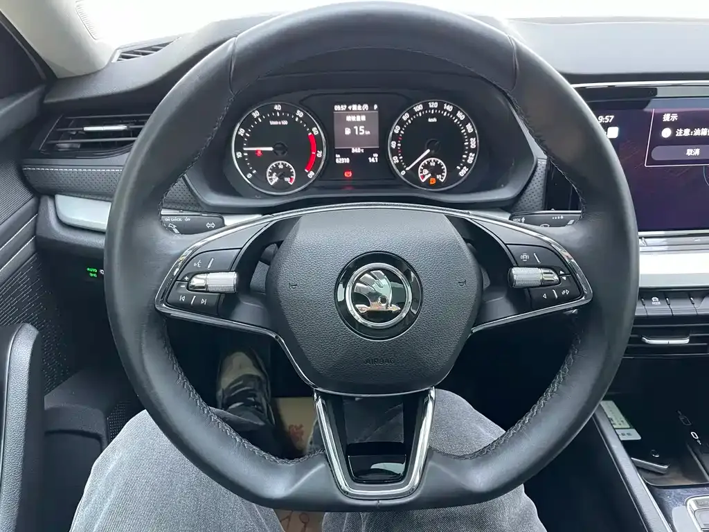 Skoda Octavia — фото 10