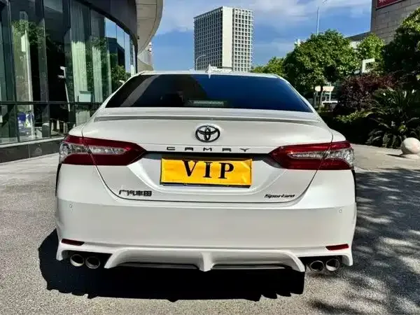 Toyota Camry — фото 4