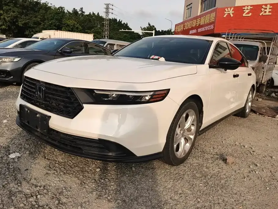 Honda Accord — фото 1
