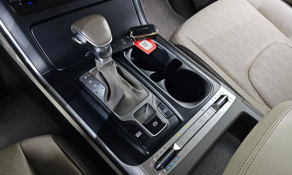 Kia Carnival — фото 10