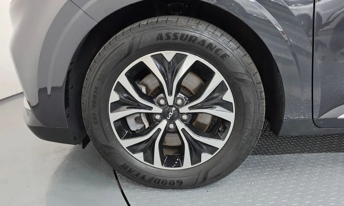 Kia Carnival — фото 10
