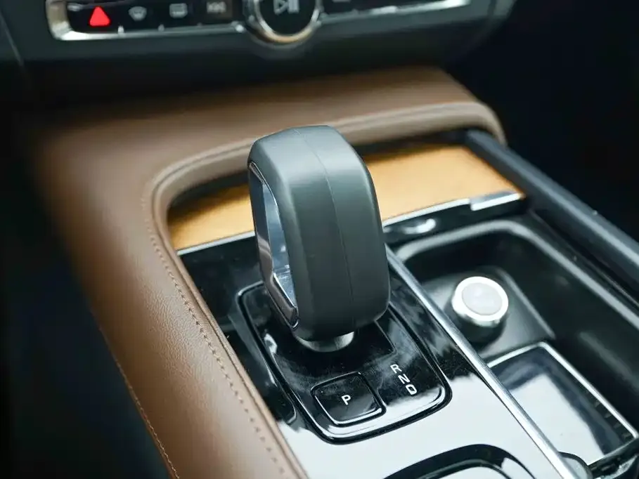 Volvo S90 — фото 10