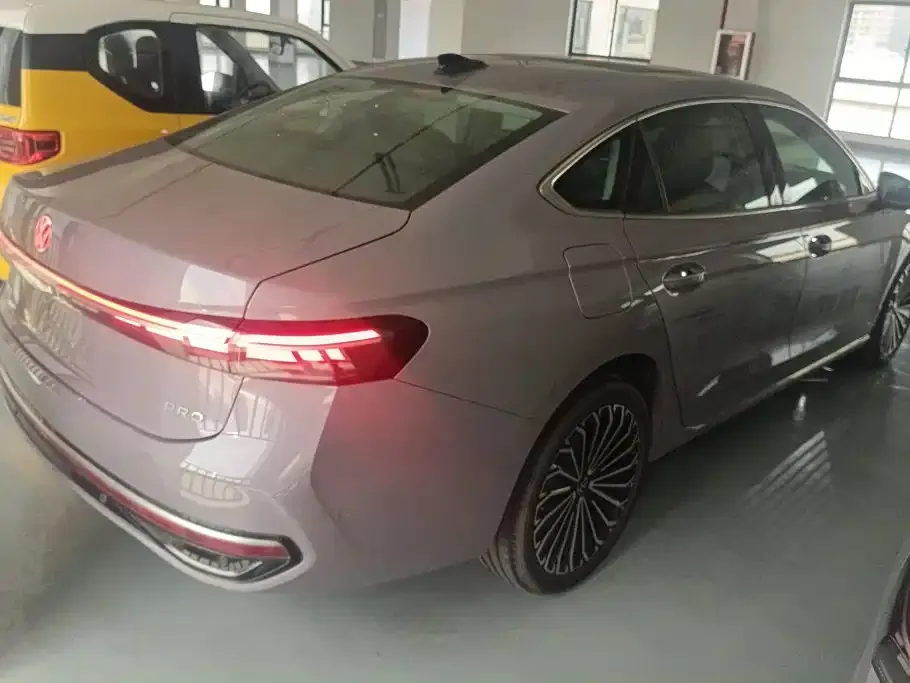 Volkswagen Passat — фото 4